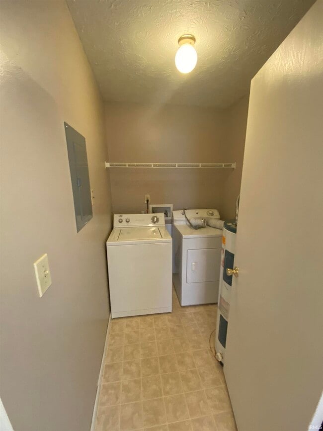 Building Photo - 2816 Plaza Ln