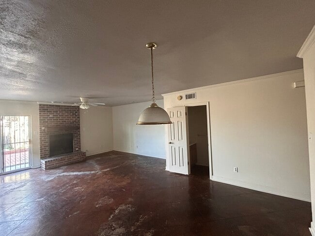 Building Photo - 117 Addison St