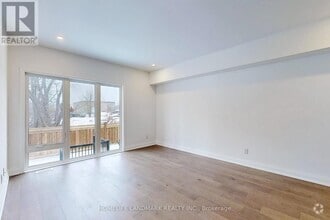 Building Photo - 35 Persica St