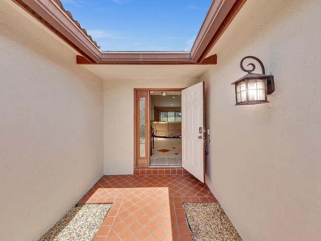 Building Photo - 7747 Villa Nova Dr N