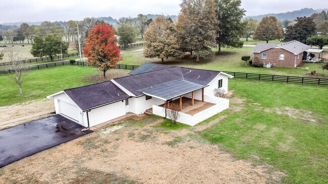 Foto del edificio - Hillsboro - Renovated Home for Lease