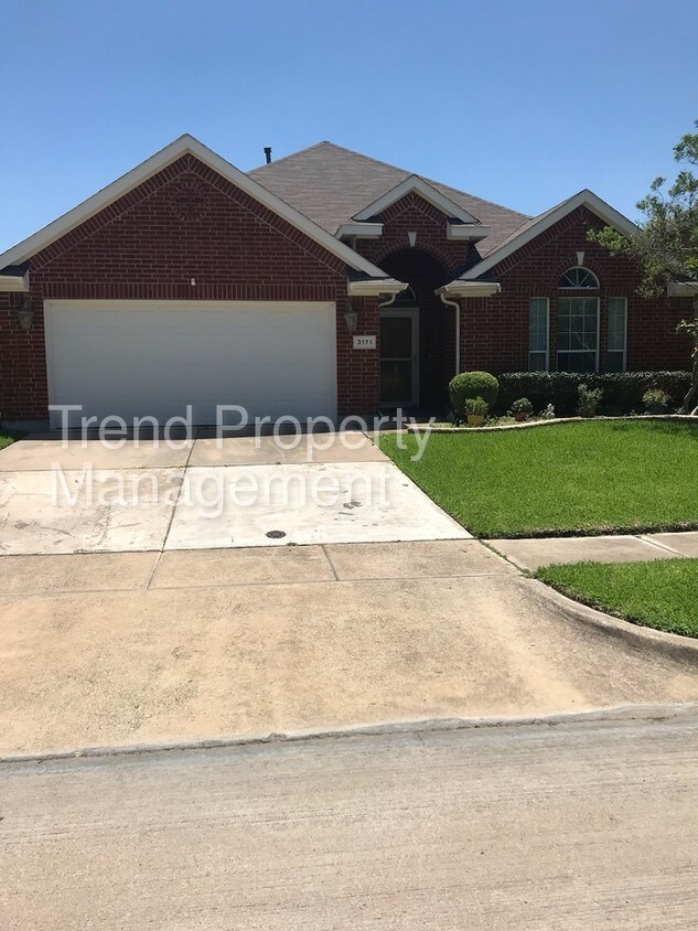 Mira Lagos with In ground pool House Rental in Grand Prairie, TX