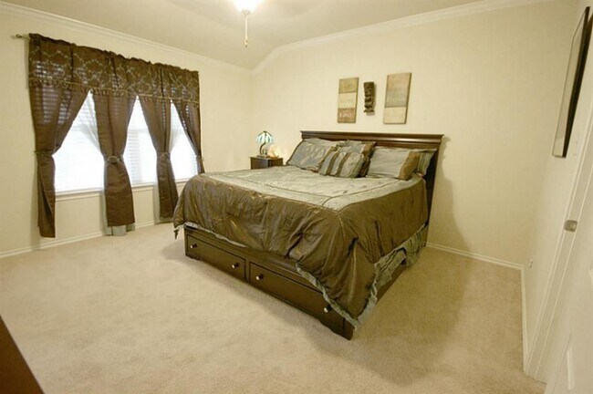 Foto del edificio - 6482 Calgary Woods Ln