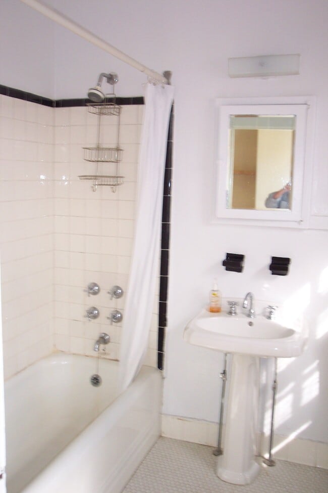 Building Photo - 100 Kraft Ave