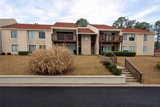Building Photo - 3575 Oakvale Rd