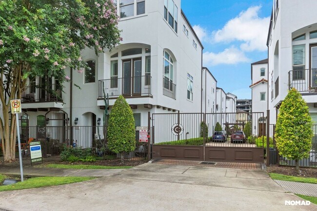 Stylish 3BR gated Townhome in Houston - Stylish 3BR gated Townhome in Houston
