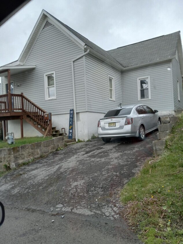 805 View Ave, Fairmont, WV 26554 House Rental in Fairmont, WV