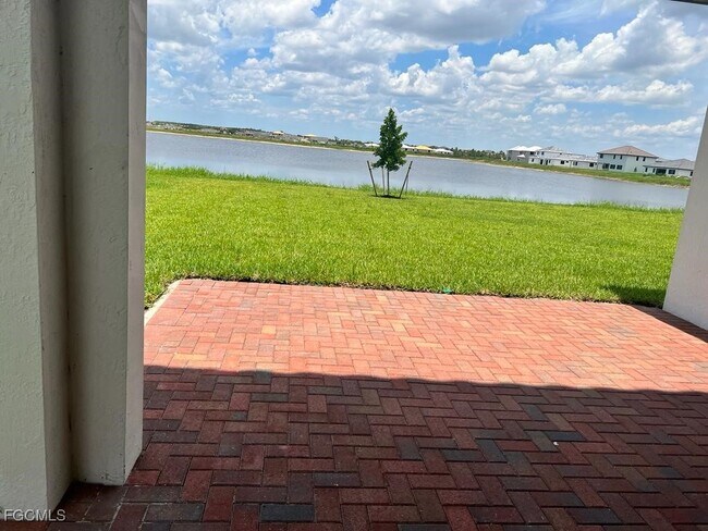 Foto del edificio - 5101 Isidora Ln