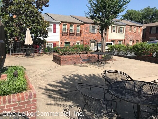 Building Photo - 2 br, 1.5 bath House - 1824 N Hughes St. #10