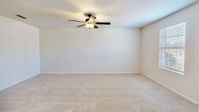 Foto del edificio - 2914 Whispering Pine Blvd