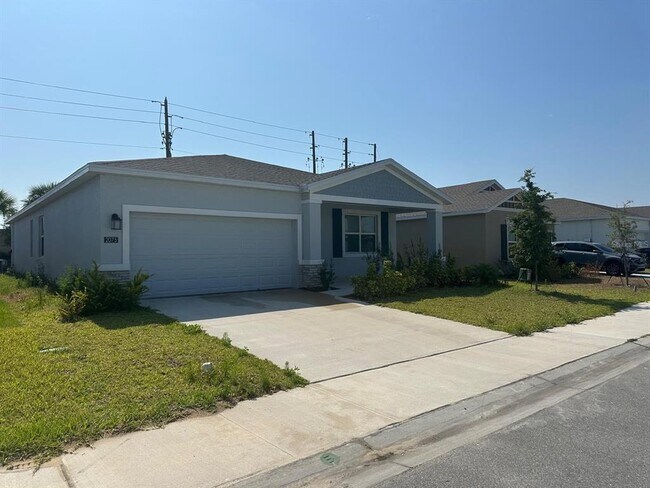 Building Photo - 2075 Punch Bowl Ave