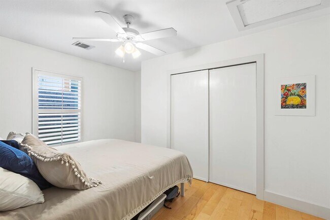 Foto del edificio - 1307 E 52nd St