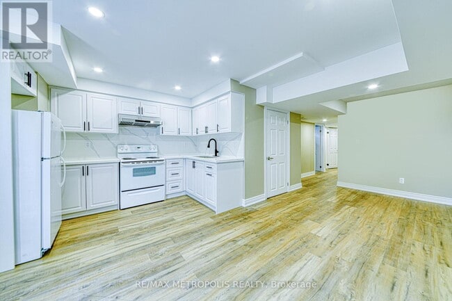 Building Photo - 1201 Chateau Ct