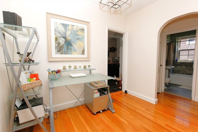Building Photo - 341 Tappan St