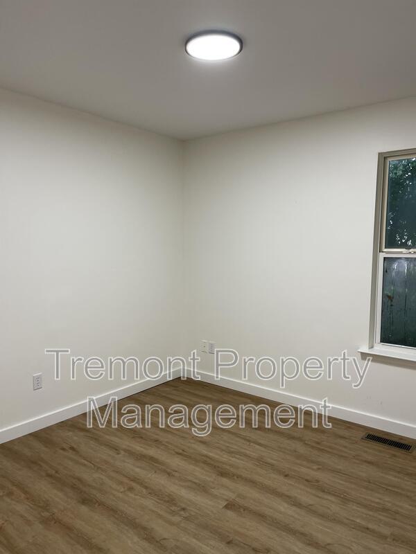 Foto del edificio - 3759 Grace Ave