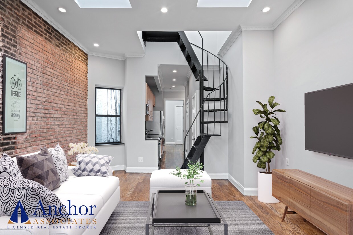 Primary Photo - 208-214 E 25th St