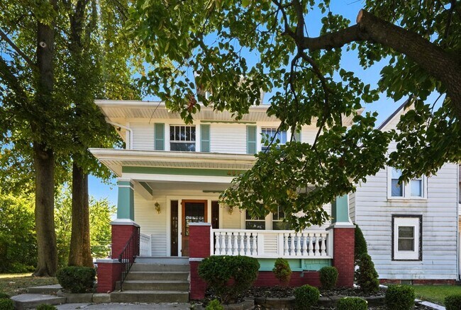 Foto del edificio - NEW LISTING! Spacious 3-Bedroom Home with ...