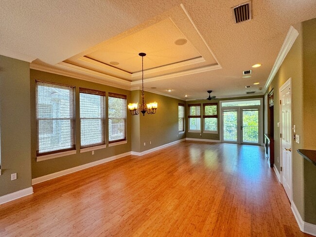 Building Photo - Spacious two-story island townhome in gate...