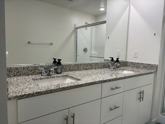 Building Photo - 35215 Citrange Ln