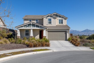 Building Photo - 105 Tanoak St