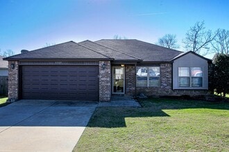 Building Photo - 3209 Miracle Heights Ct