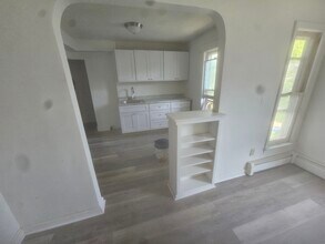 Building Photo - 407 N Ashley St