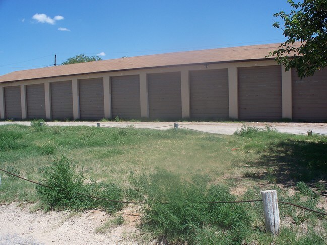 Building Photo - Hideaway Apartments