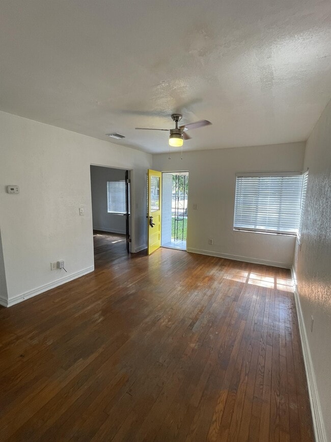 Building Photo - 1415 Asher Ln