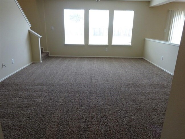 Building Photo - 5914 W Harrow Dr