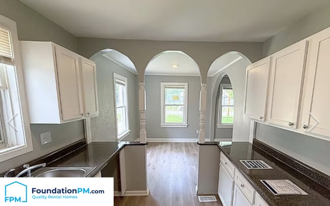 Building Photo - 751 Pope St