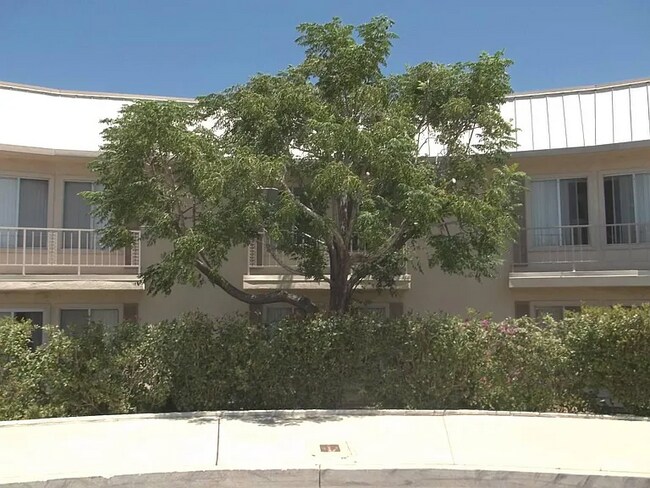 Foto del edificio - 522 E Ave Q-5