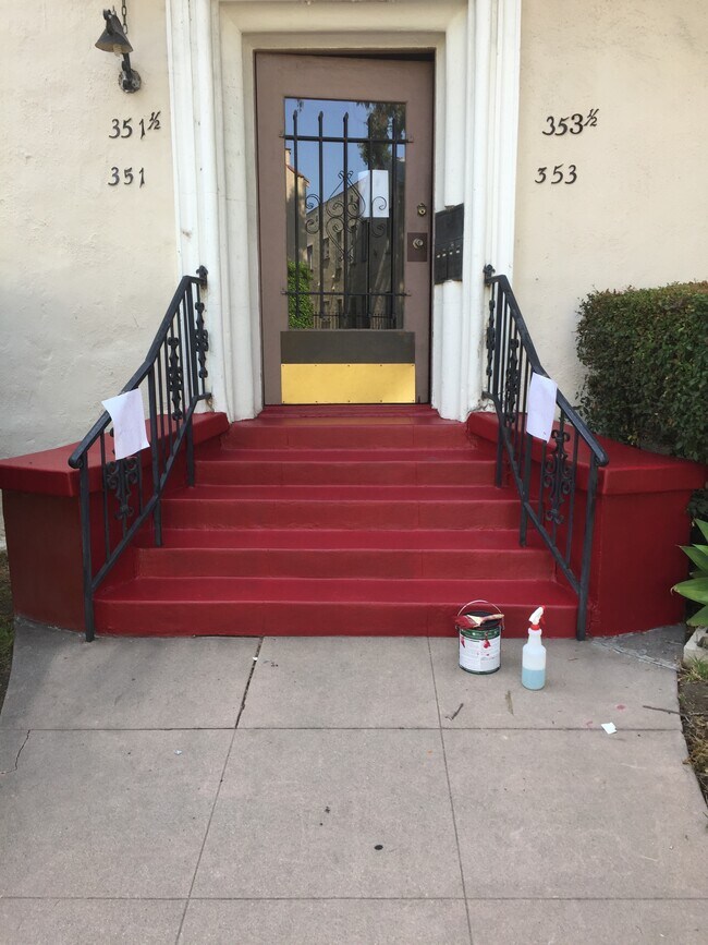 Foto del edificio - 351 N Orange Grove Ave