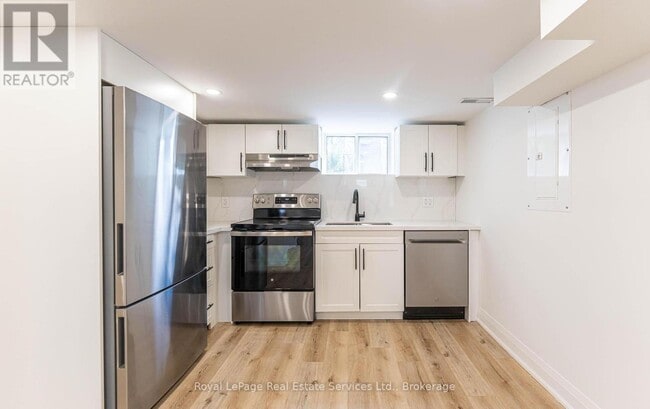 Photo du bâtiment - 235 E 21st St