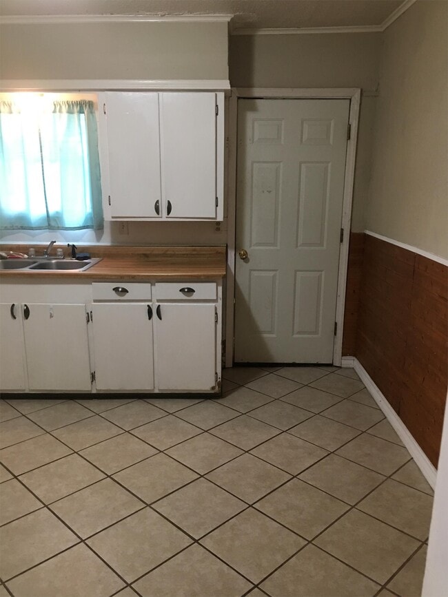 Building Photo - 207 23rd St