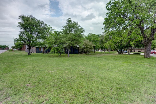 Building Photo - 1601 Austin Ave
