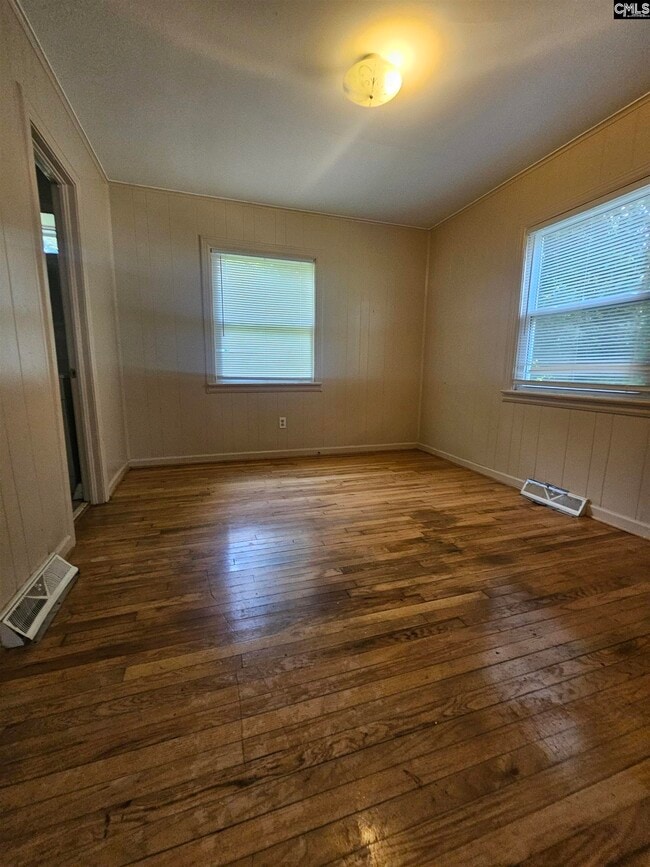 Building Photo - 4332 Mountain Dr