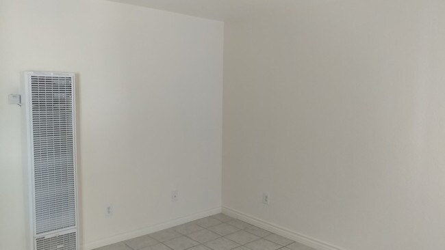 Building Photo - 16500 Orange St