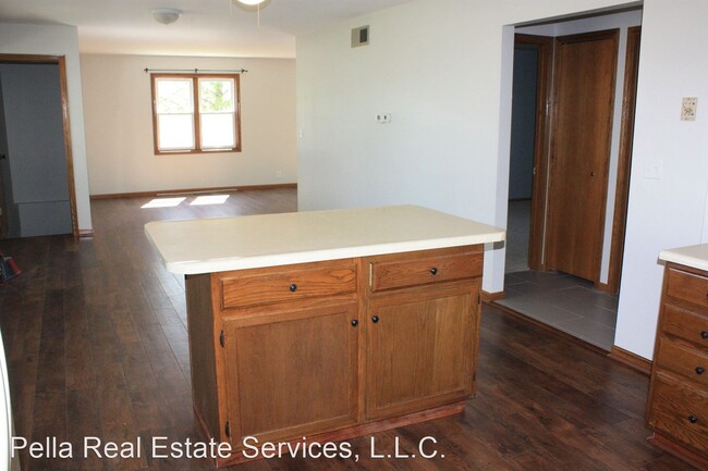 Building Photo - 3 br, 2 bath House - 1800 Neil Drive