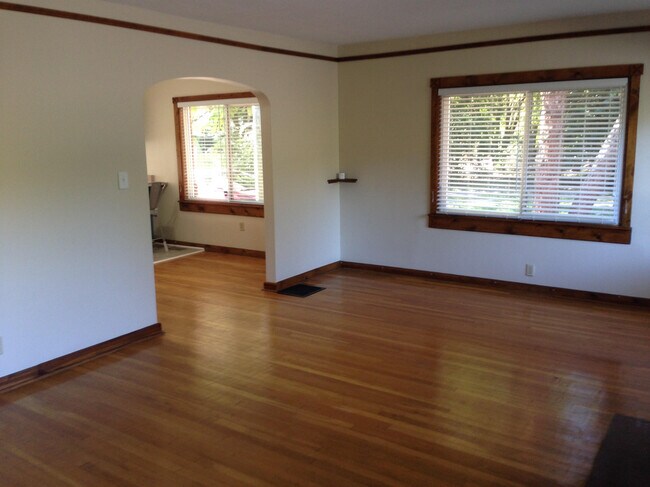 Living room - 2421 Brookside Parkway South Dr