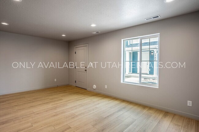 Building Photo - 1783 N 1280 E