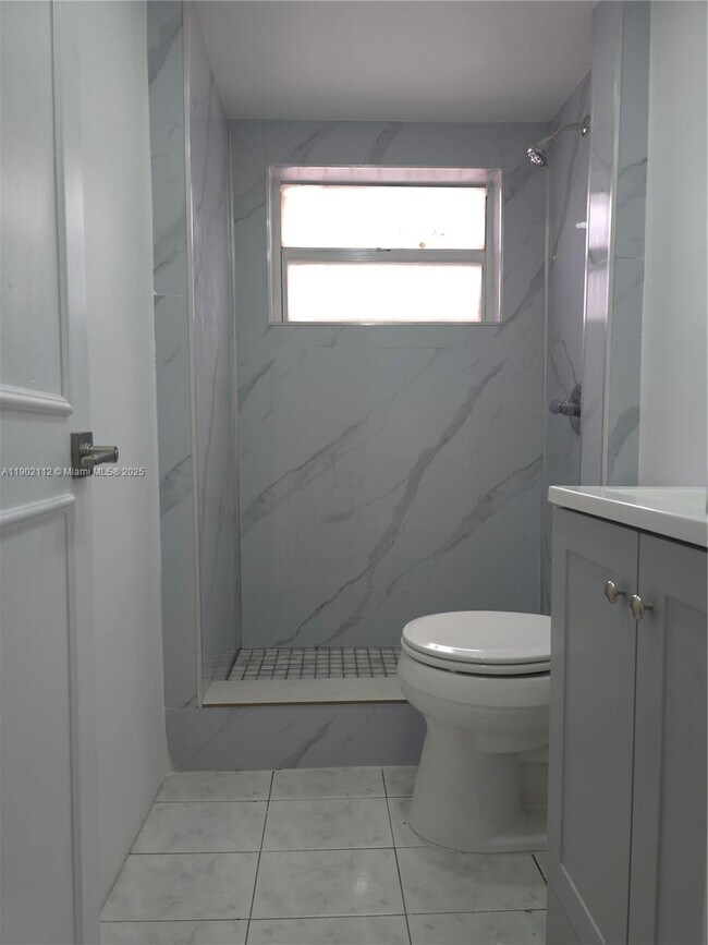 Foto del edificio - 323 Washington Ave