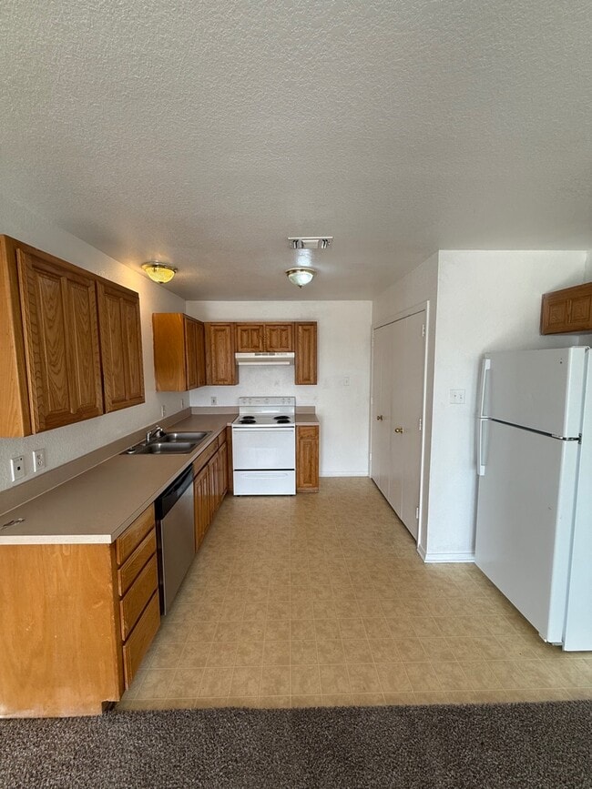 Foto del edificio - 201 E Godley Ave