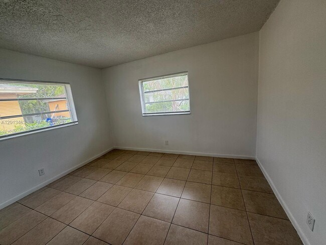 Foto del edificio - 1480 NW 19th Ct