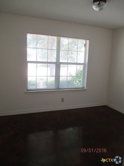 Building Photo - 125 Gemini Ct
