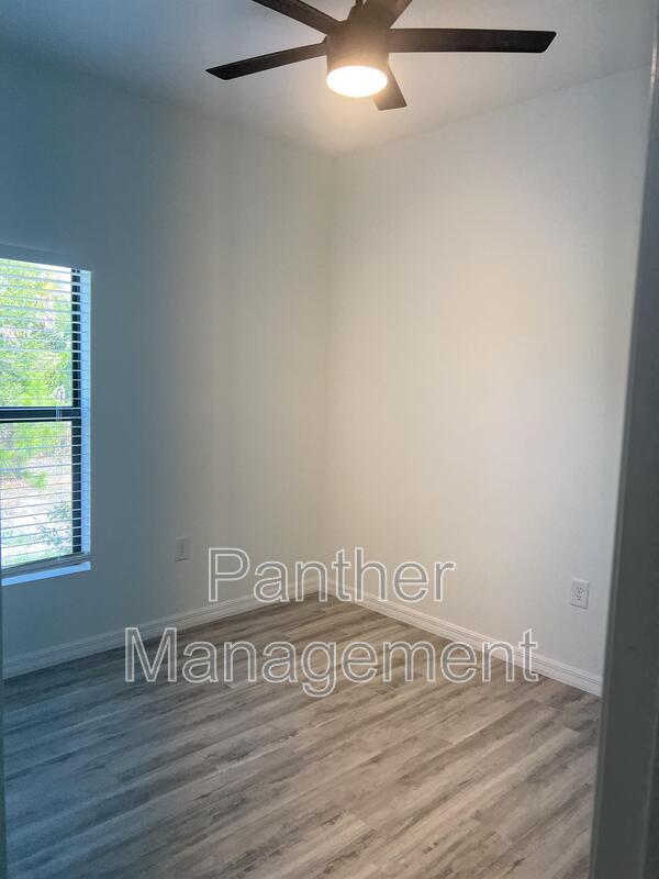 Foto del edificio - 5207 Benton St
