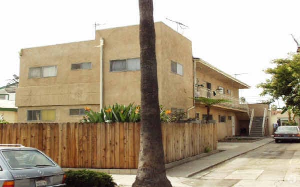 Primary Photo - 1523 S Sycamore Ave