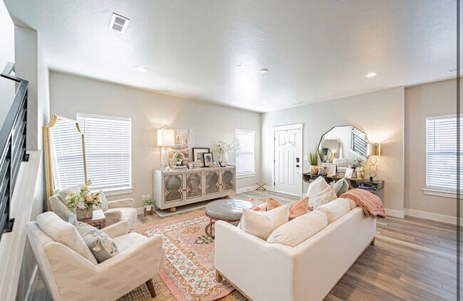 Foto del edificio - 1400 Remington Trl