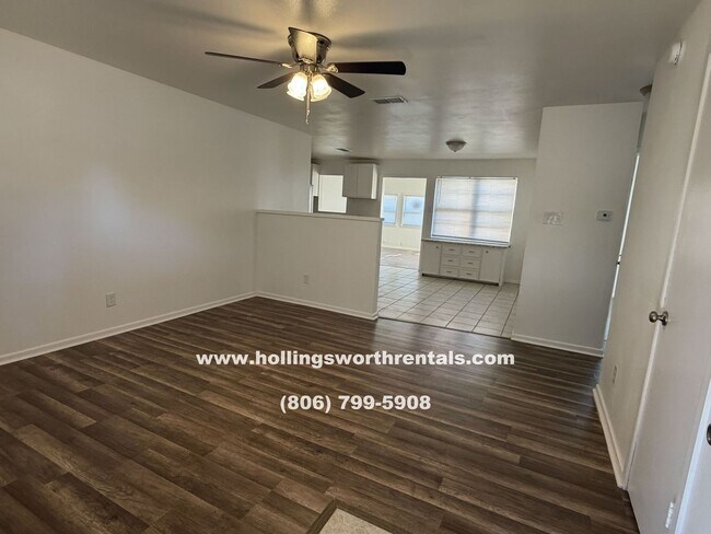 Building Photo - Spacious 3 Bedroom, 2 Bath, 2 Car Garage with bonus room