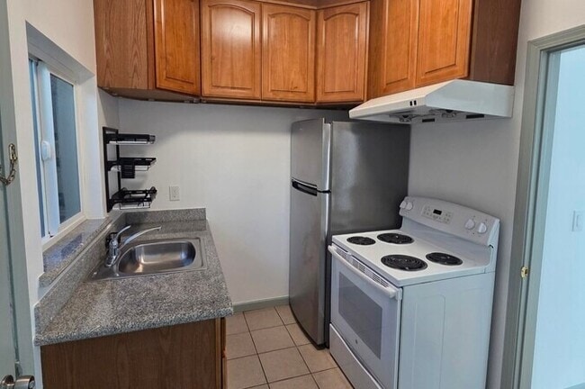 Kitchen - 2410-2412 Dana St