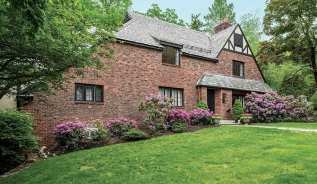 Primary Photo - 20 Metacomet Rd